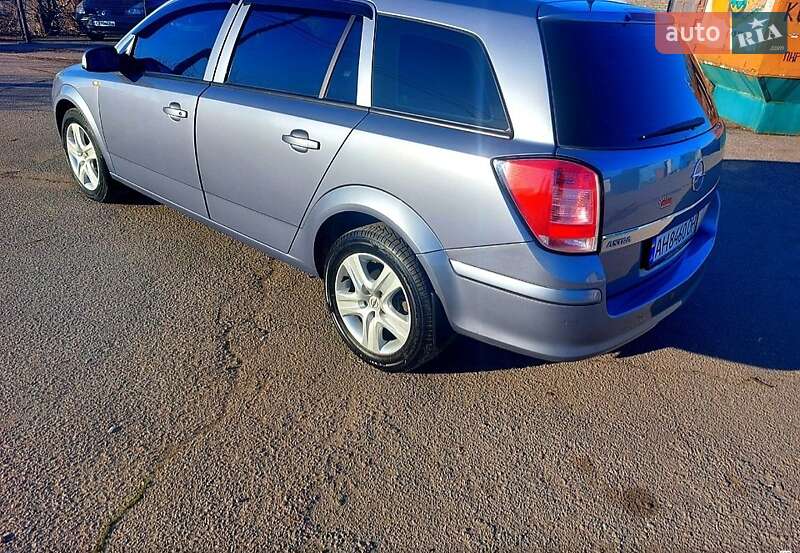 Универсал Opel Astra 2009 в Покровске