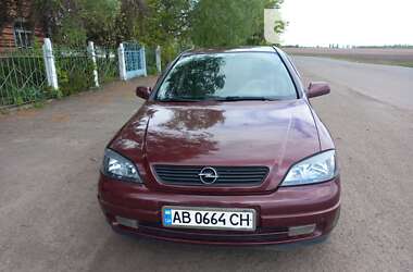 Седан Opel Astra 2006 в Гайвороне