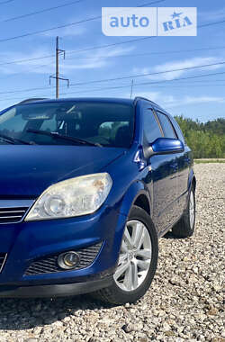 Универсал Opel Astra 2008 в Новояворовске