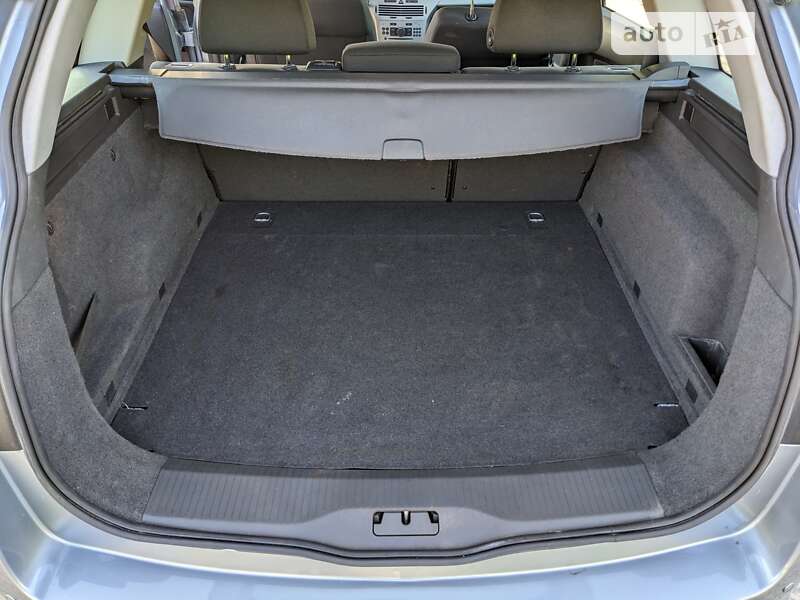 Универсал Opel Astra 2009 в Вараше