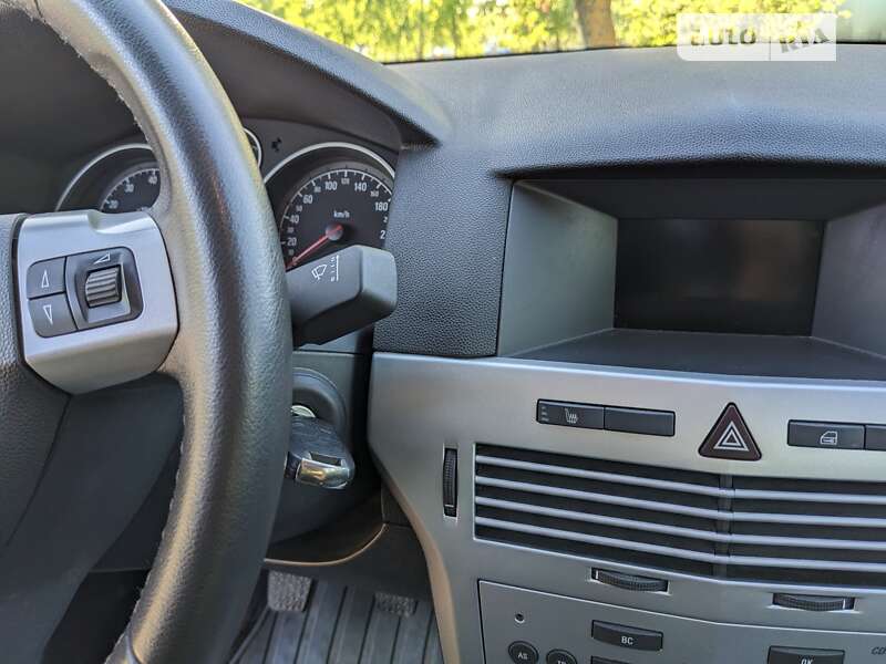 Универсал Opel Astra 2009 в Вараше