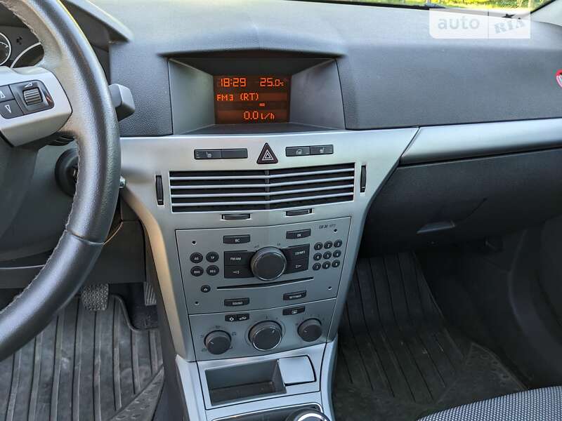 Универсал Opel Astra 2009 в Вараше