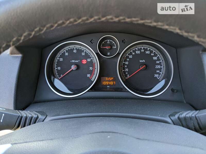 Універсал Opel Astra 2009 в Вараші