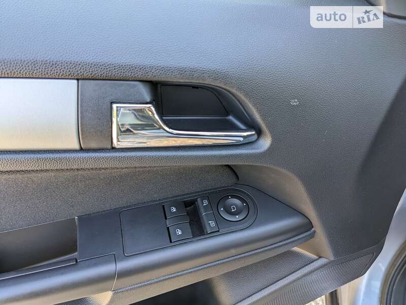 Универсал Opel Astra 2009 в Вараше
