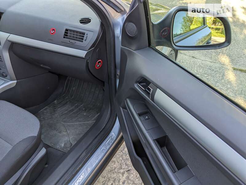 Универсал Opel Astra 2009 в Вараше
