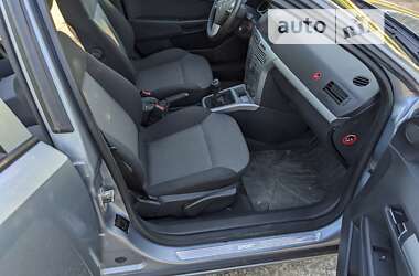 Универсал Opel Astra 2009 в Вараше