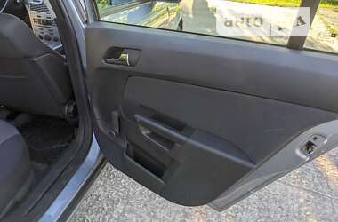 Универсал Opel Astra 2009 в Вараше