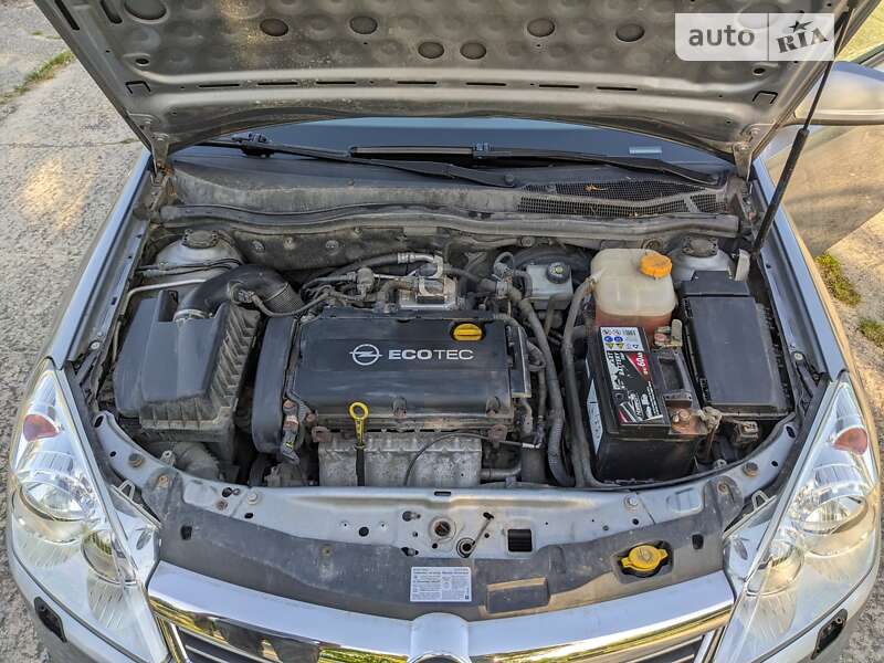 Универсал Opel Astra 2009 в Вараше