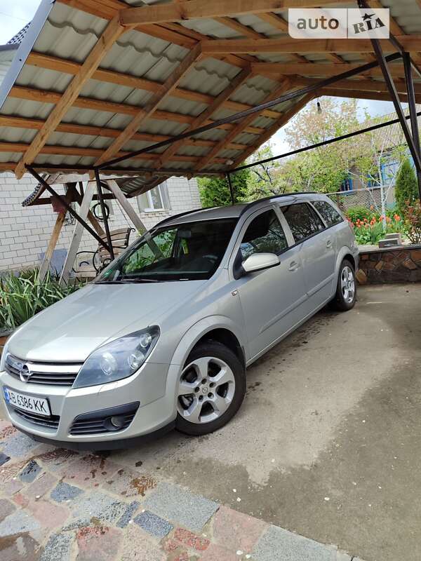 Універсал Opel Astra 2005 в Бершаді