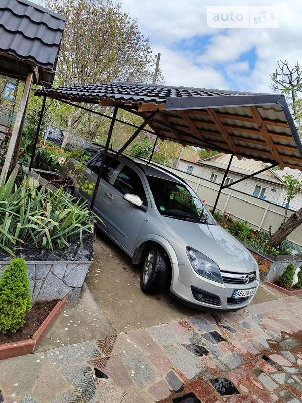 Універсал Opel Astra 2005 в Бершаді