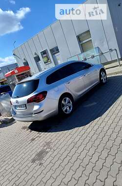 Універсал Opel Astra 2011 в Мукачевому
