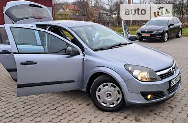 Хэтчбек Opel Astra 2006 в Дрогобыче