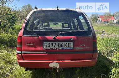 Універсал Opel Astra 1995 в Пухівці