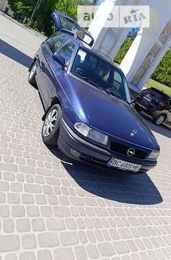 Универсал Opel Astra 1997 в Остроге