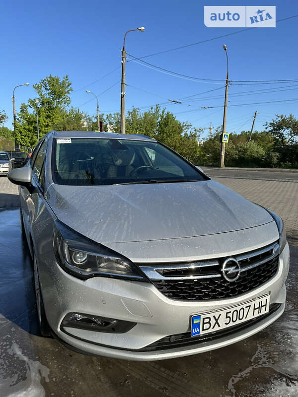 Універсал Opel Astra 2016 в Хмельницькому