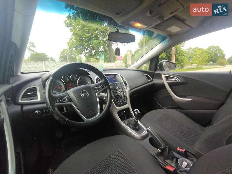 Универсал Opel Astra 2011 в Виннице