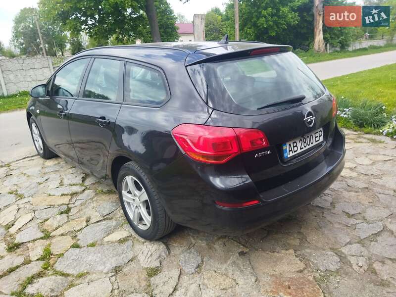 Универсал Opel Astra 2011 в Виннице