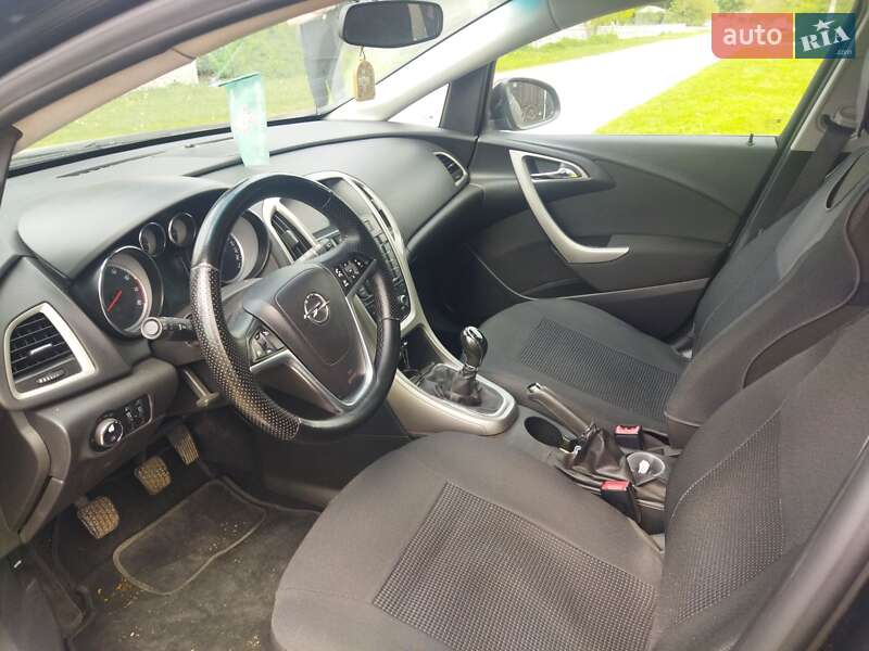 Универсал Opel Astra 2011 в Виннице