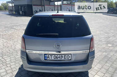 Универсал Opel Astra 2010 в Городенке