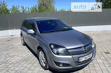 Универсал Opel Astra 2010 в Городенке