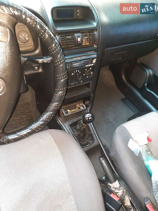 Седан Opel Astra 2004 в Харкові