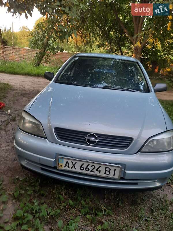 Седан Opel Astra 2004 в Харкові