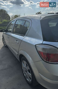 Хэтчбек Opel Astra 2005 в Бердичеве фото 2 Хэтчбек Opel Astra 2005 в Бердичеве