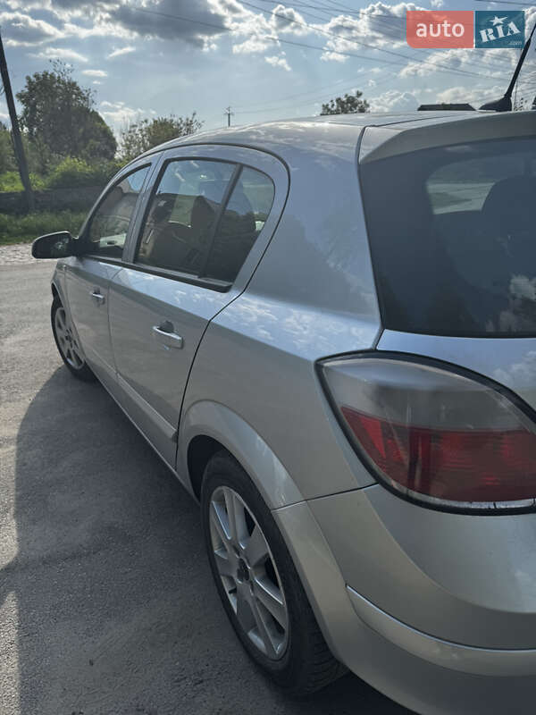 Хетчбек Opel Astra 2005 в Бердичеві