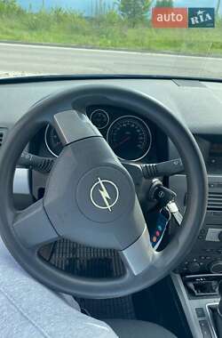 Универсал Opel Astra 2005 в 