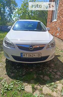 Универсал Opel Astra 2011 в Калуше