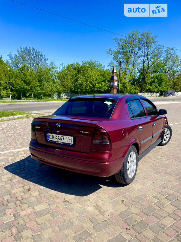 Седан Opel Astra 2006 в Черкассах