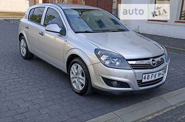 Хэтчбек Opel Astra 2011 в Коломые