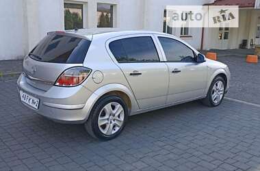 Хэтчбек Opel Astra 2011 в Коломые