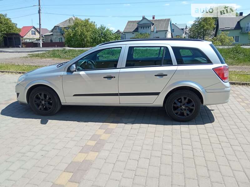 Универсал Opel Astra 2009 в Бродах