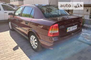 Седан Opel Astra 2006 в Дніпрі