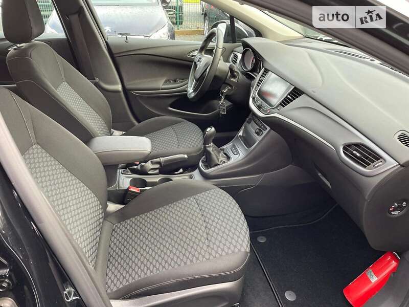 Универсал Opel Astra 2017 в Ивано-Франковске