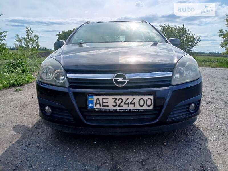 Универсал Opel Astra 2006 в Новом Буге