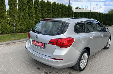 Універсал Opel Astra 2013 в Дунаївцях