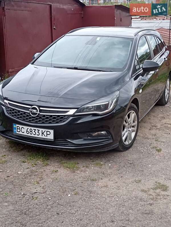 Універсал Opel Astra 2016 в Львові