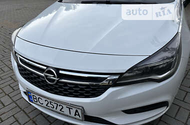 Універсал Opel Astra 2019 в Дрогобичі