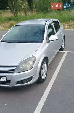Хэтчбек Opel Astra 2011 в Ровно фото Хэтчбек Opel Astra 2011 в Ровно