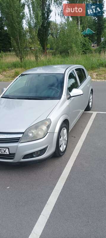 Хэтчбек Opel Astra 2011 в Ровно фото Хэтчбек Opel Astra 2011 в Ровно