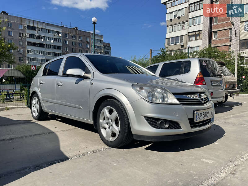 Хэтчбек Opel Astra 2007 в Киеве