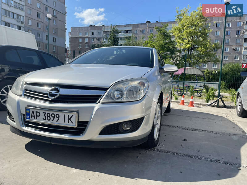 Хэтчбек Opel Astra 2007 в Киеве