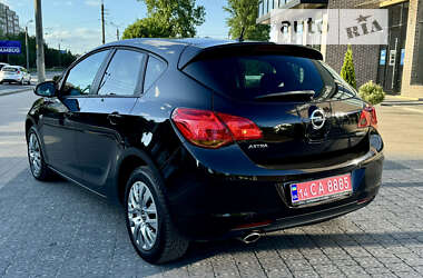 Хэтчбек Opel Astra 2011 в Ивано-Франковске