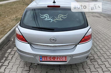 Хэтчбек Opel Astra 2005 в Киеве