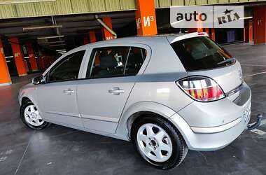 Хэтчбек Opel Astra 2009 в Львове
