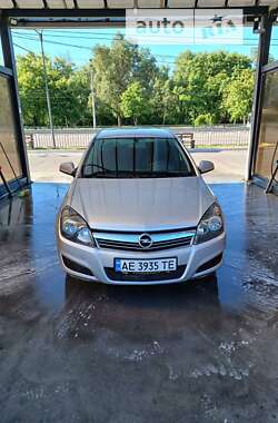 Универсал Opel Astra 2011 в Днепре