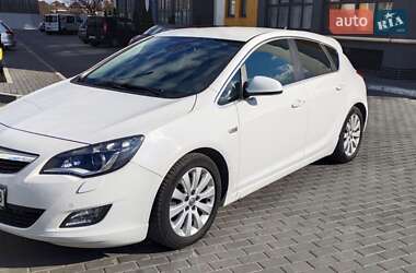 Хэтчбек Opel Astra 2010 в 