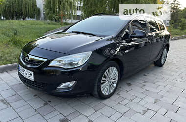 Универсал Opel Astra 2012 в Ивано-Франковске